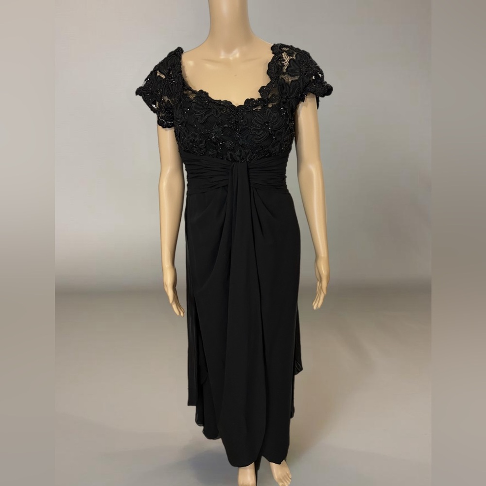 Stunning handmade seta pura silk Beaded Ball/Black Tie dress- Size 46 Italy